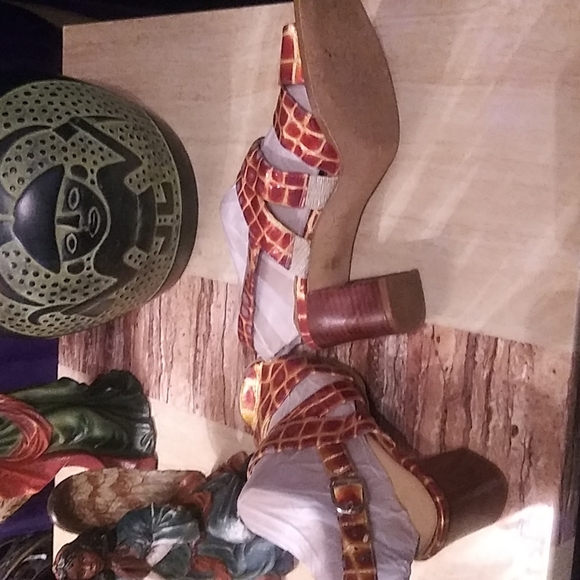 Shoes - Picture 2 of 2